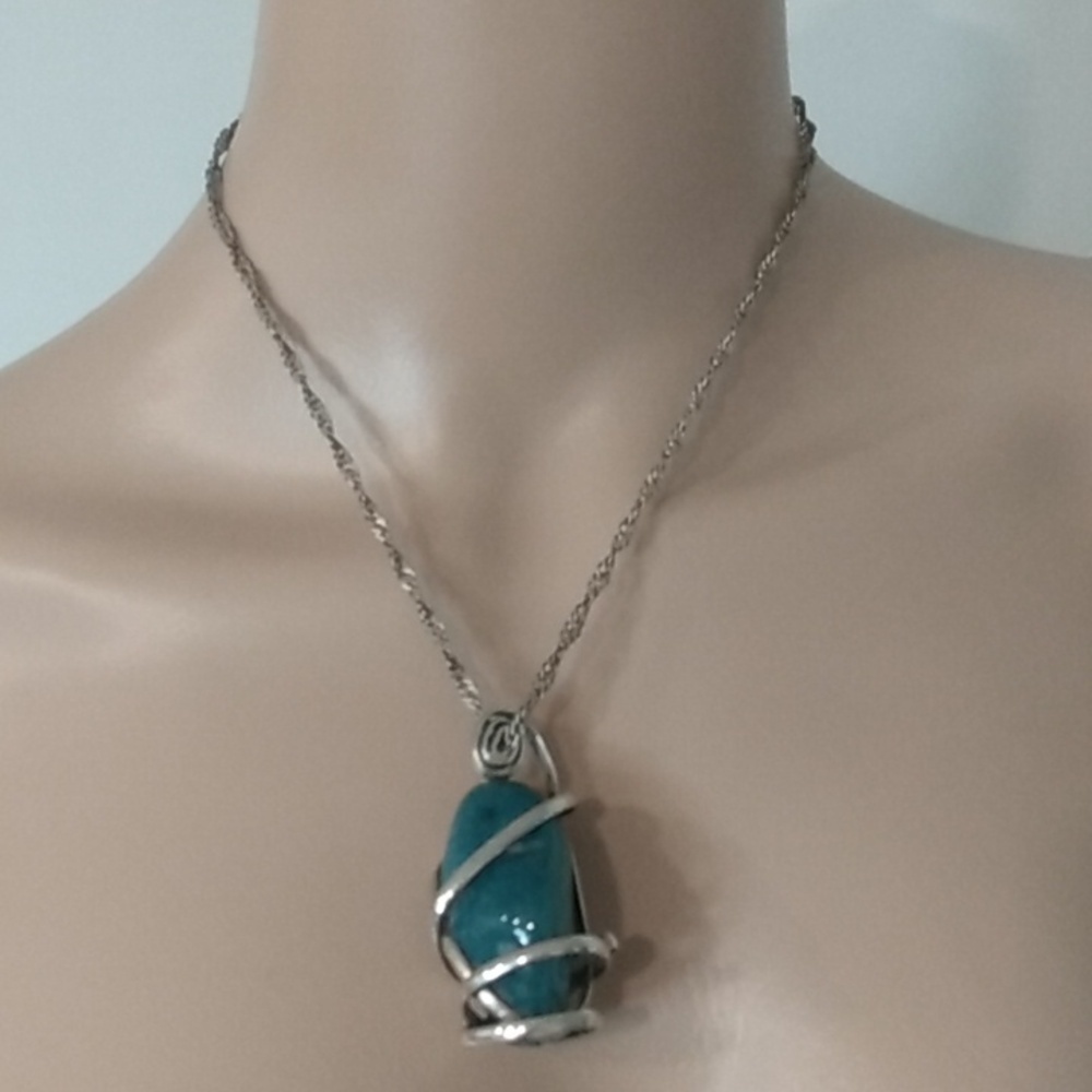 Polished Turquoise Stone Pendant Necklace